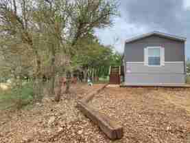 185 Lakeshore Ln - Photo 1 of 1