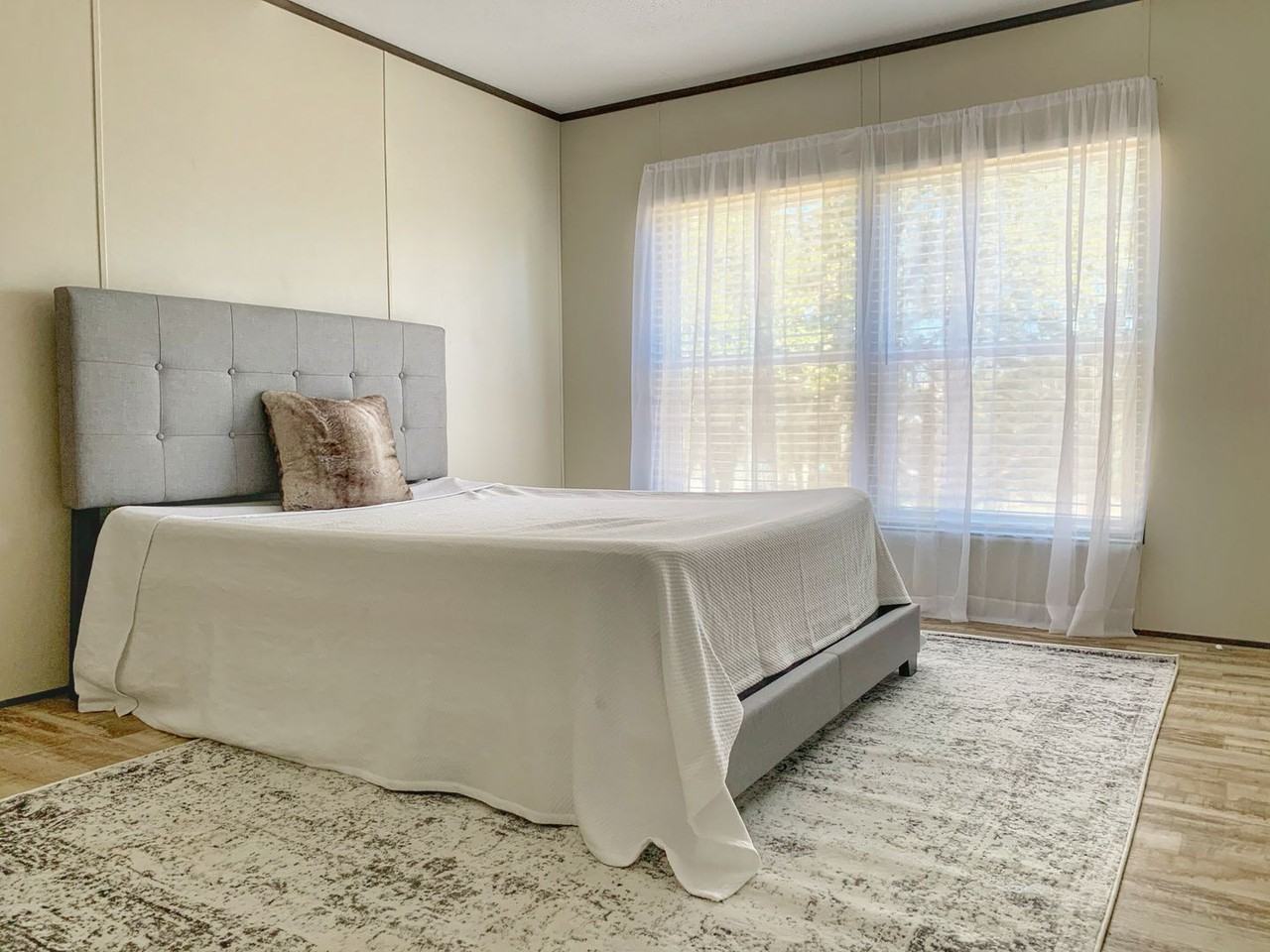 185 Lakeshore Ln - Photo 6 of 9