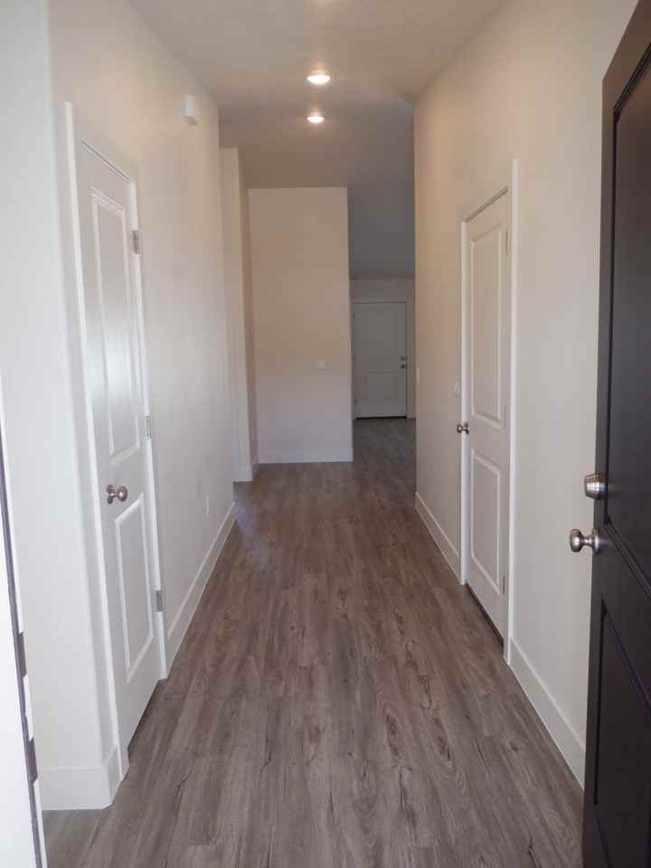 907 Ironwood Cir - Photo 2 of 19