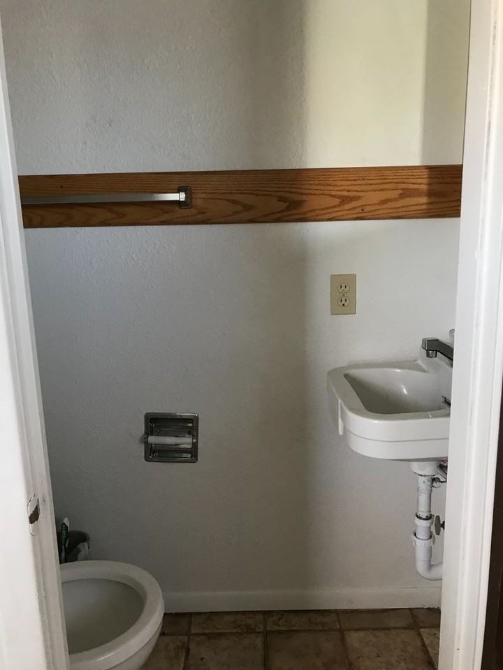 2007 Lake Elmo Dr - Photo 2 of 10