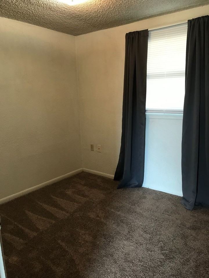 2007 Lake Elmo Dr - Photo 4 of 10