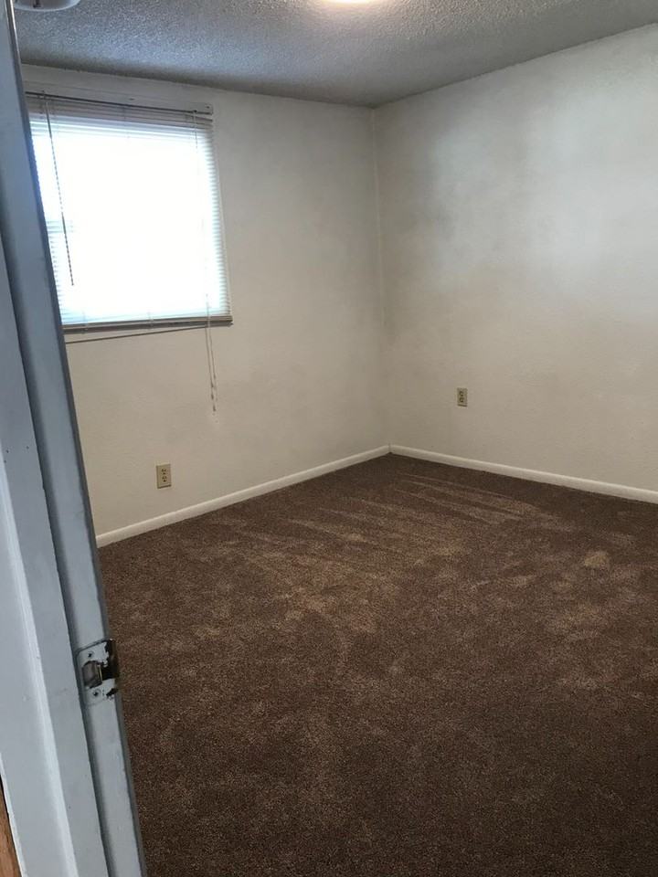 2007 Lake Elmo Dr - Photo 5 of 10