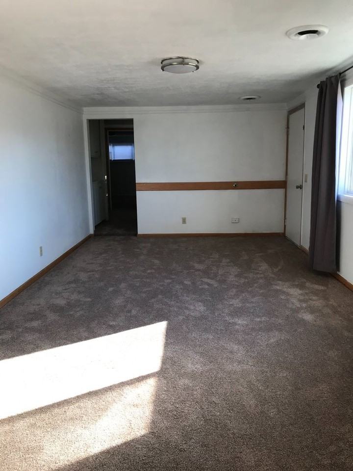 2007 Lake Elmo Dr - Photo 6 of 10