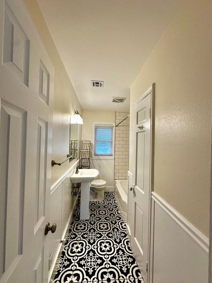 425 S Quebec Ave - Photo 6 of 10