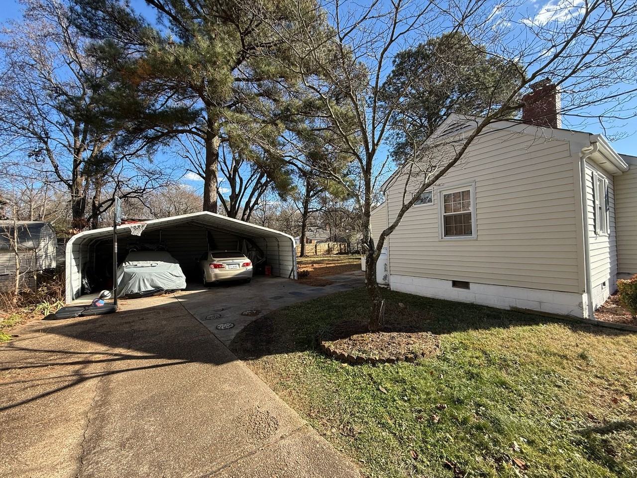 4802 Kinloch Ln - Photo 2 of 7