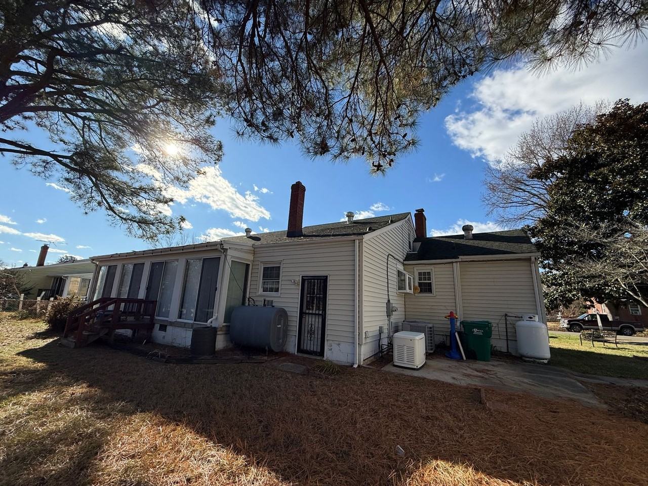 4802 Kinloch Ln - Photo 4 of 7