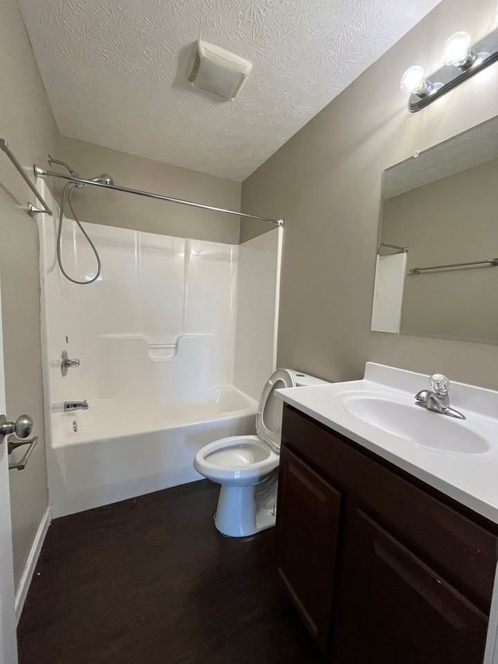 639 Privet Dr - Photo 2 of 12