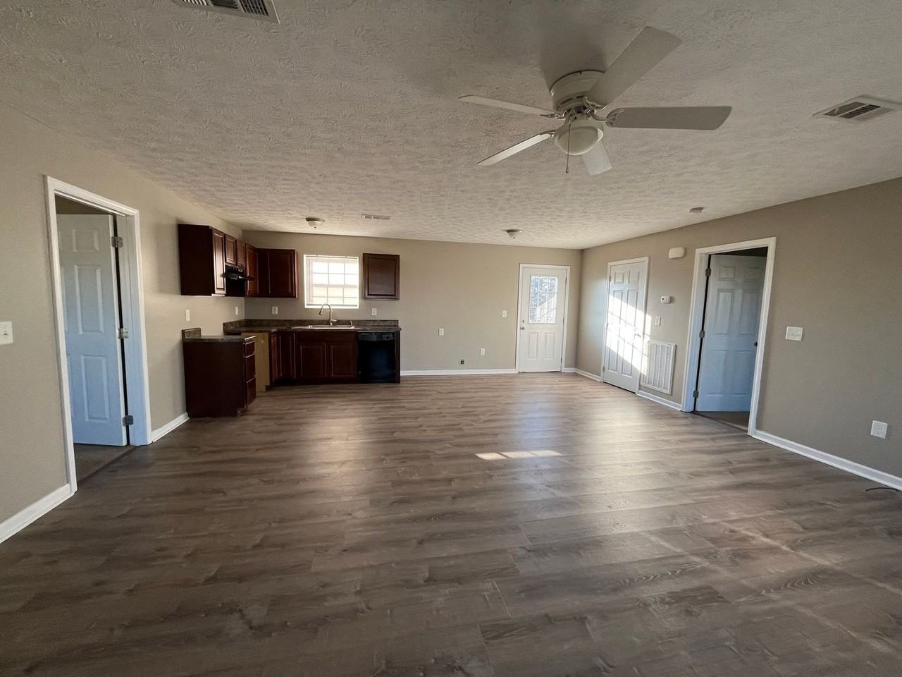 639 Privet Dr - Photo 5 of 12