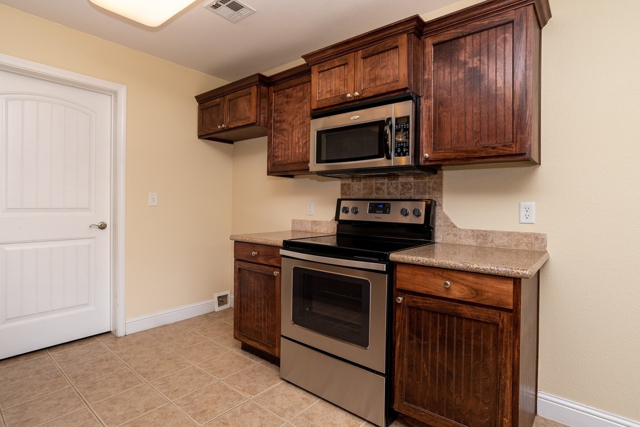 2804 S C St - Photo 5 of 15