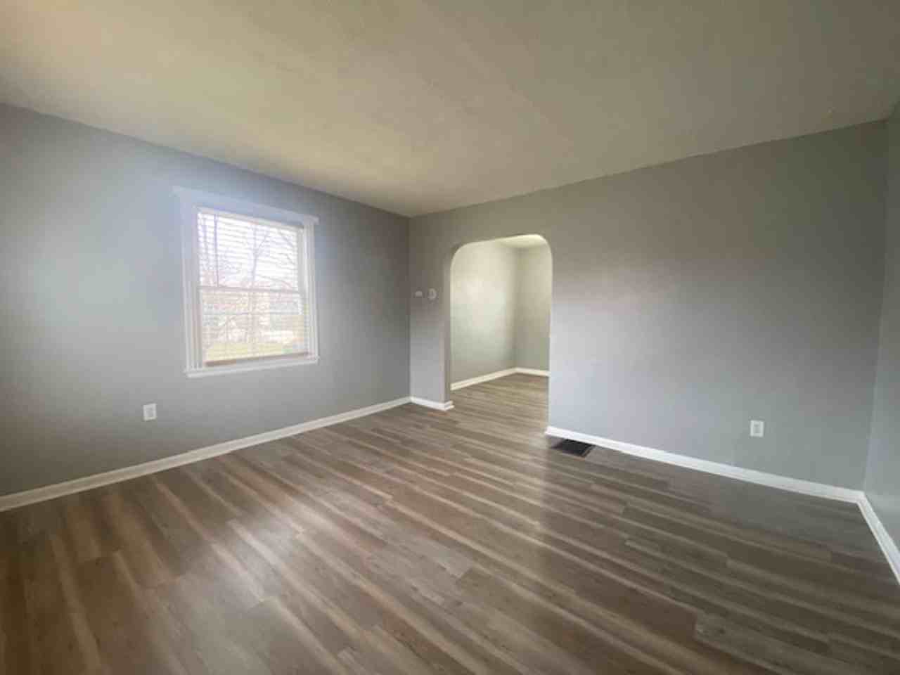 1262 Cedarview Dr E - Photo 5 of 17