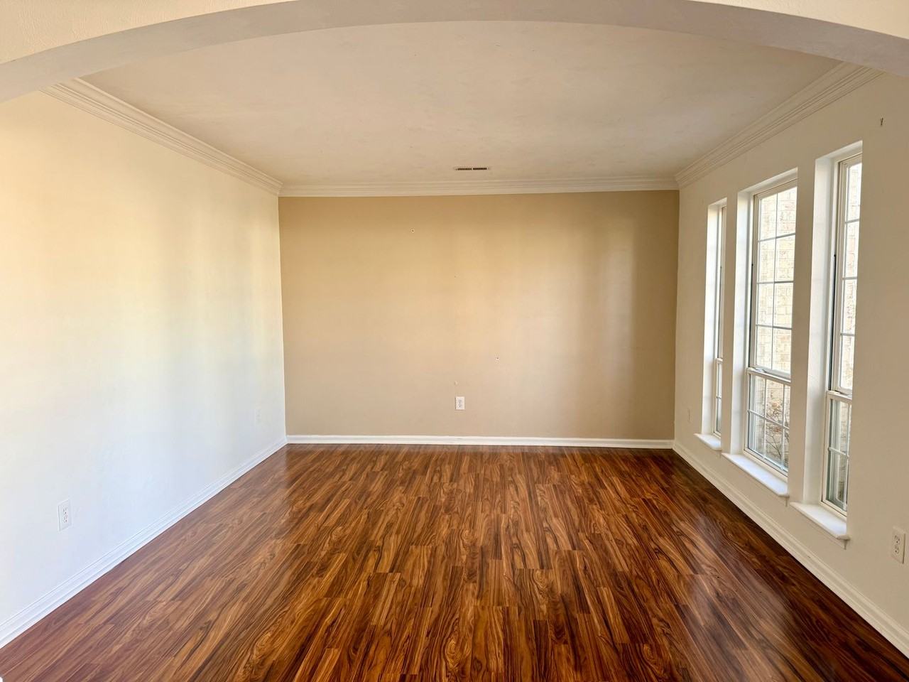 3205 Barbour Dr - Photo 3 of 25