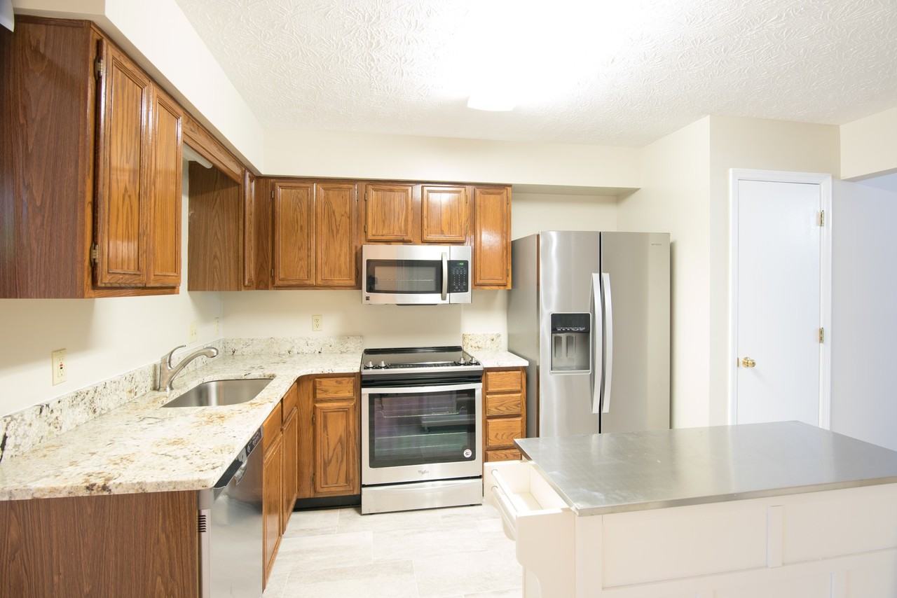 1124 Chinook St - Photo 5 of 16