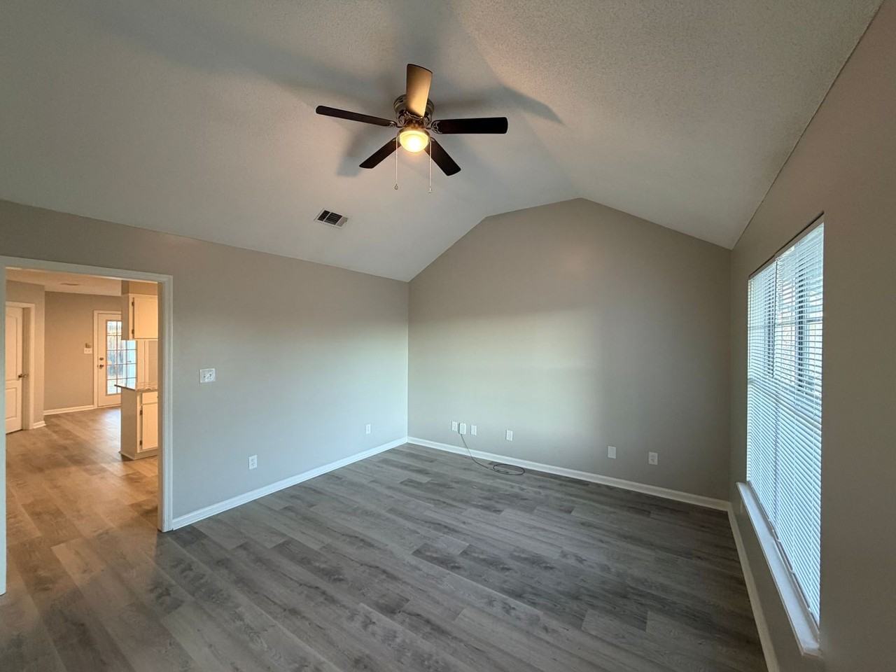 1603 Spring Meadow Cir - Photo 2 of 26