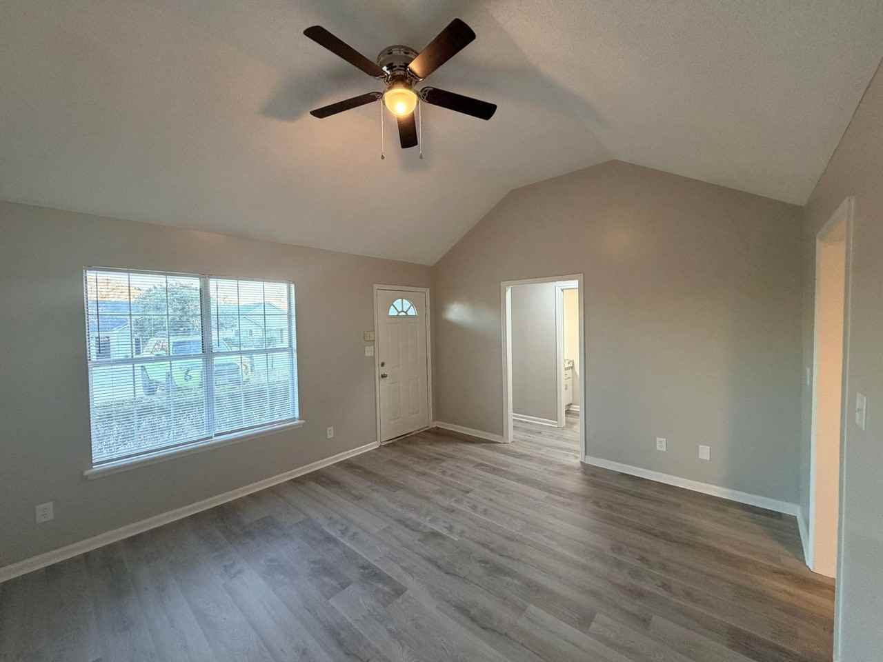 1603 Spring Meadow Cir - Photo 3 of 26