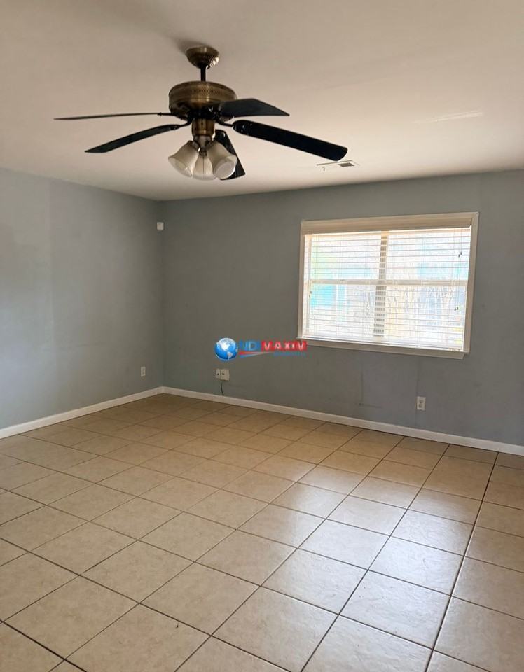 5721 Williams Rd - Photo 4 of 12