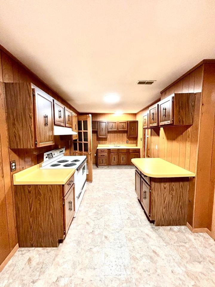 732 Crest Dr - Photo 4 of 11