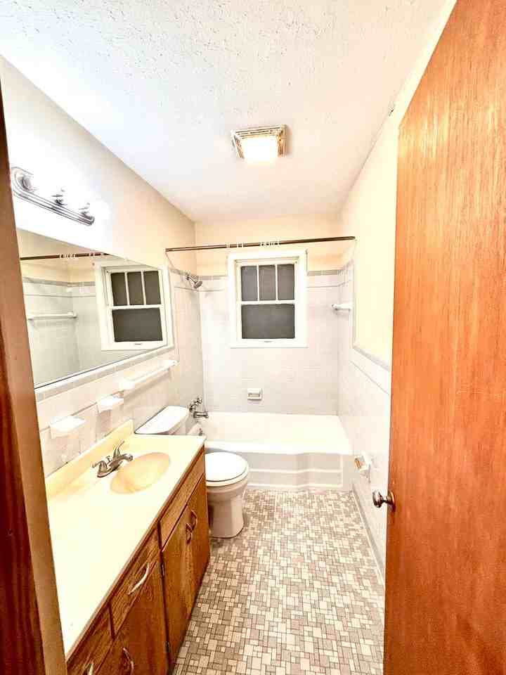 732 Crest Dr - Photo 7 of 11