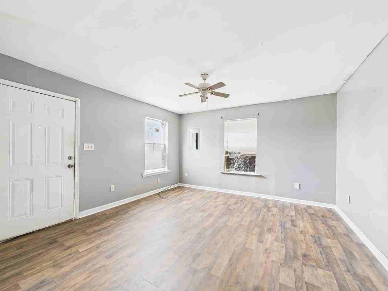 615 Walker Rd - Photo 5 of 18