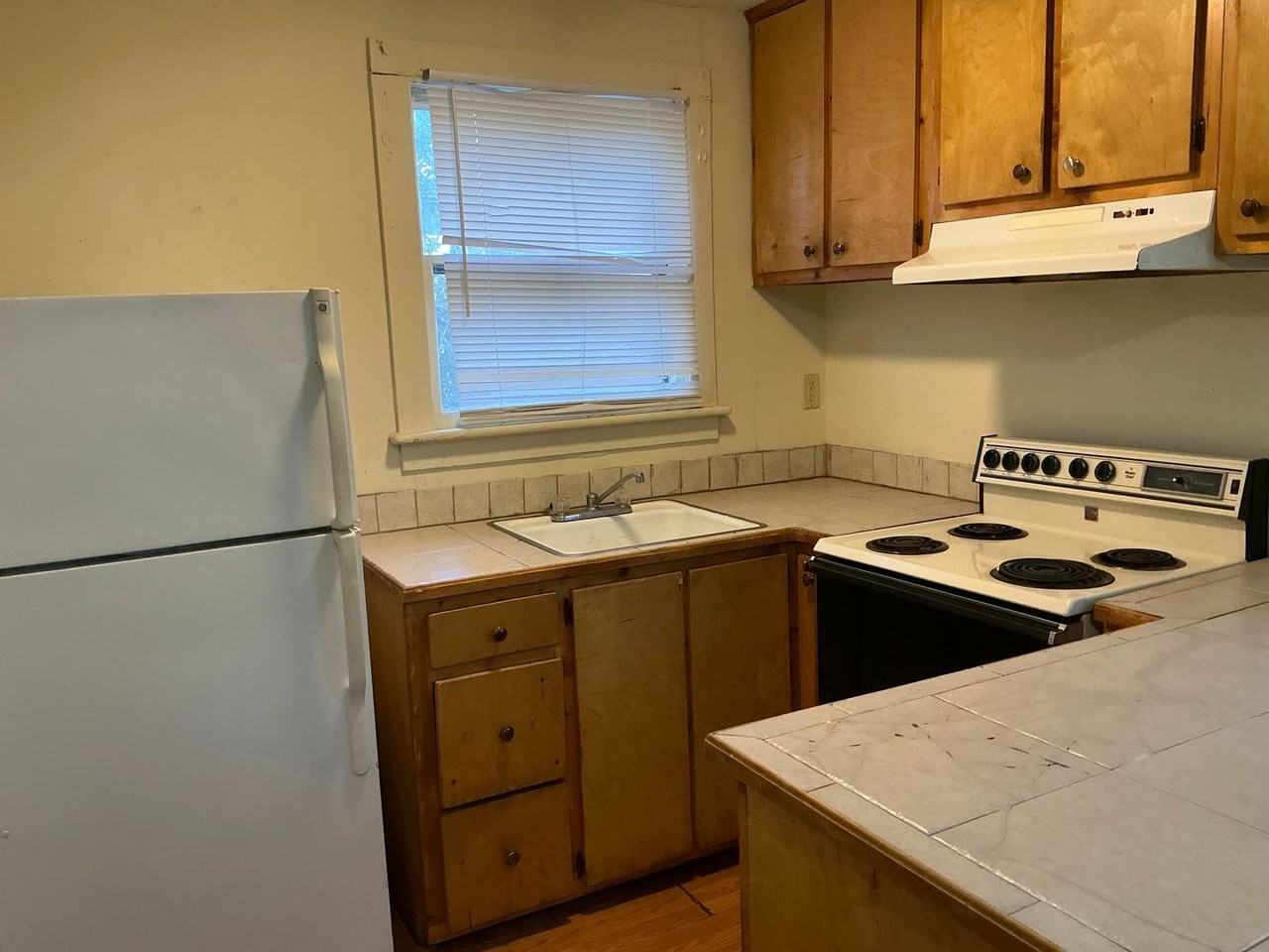 521 Folks St #2 - Photo 5 of 8