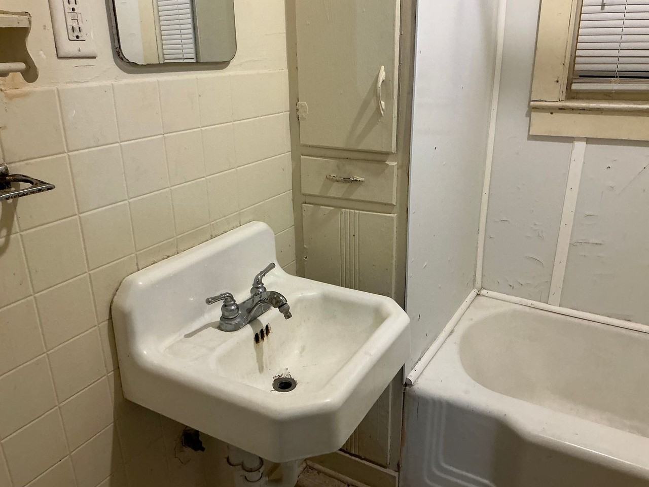 521 Folks St #2 - Photo 7 of 8