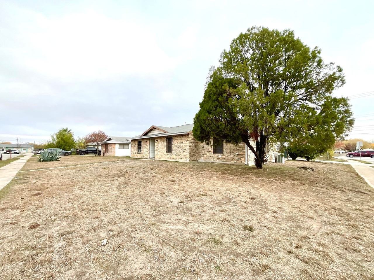 1714 Westmar St - Photo 3 of 42