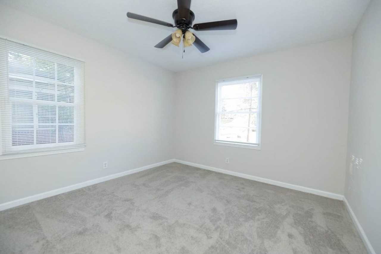 306 47th St - Photo 3 of 8