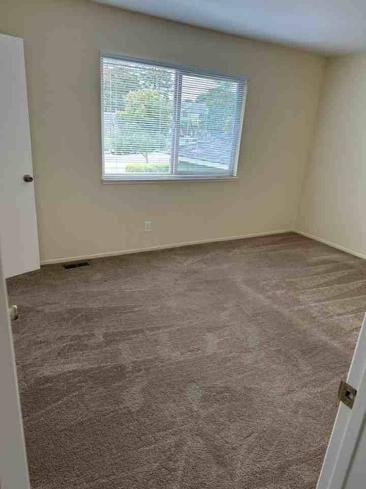 1440 42nd Ave #3 - Photo 3 of 6