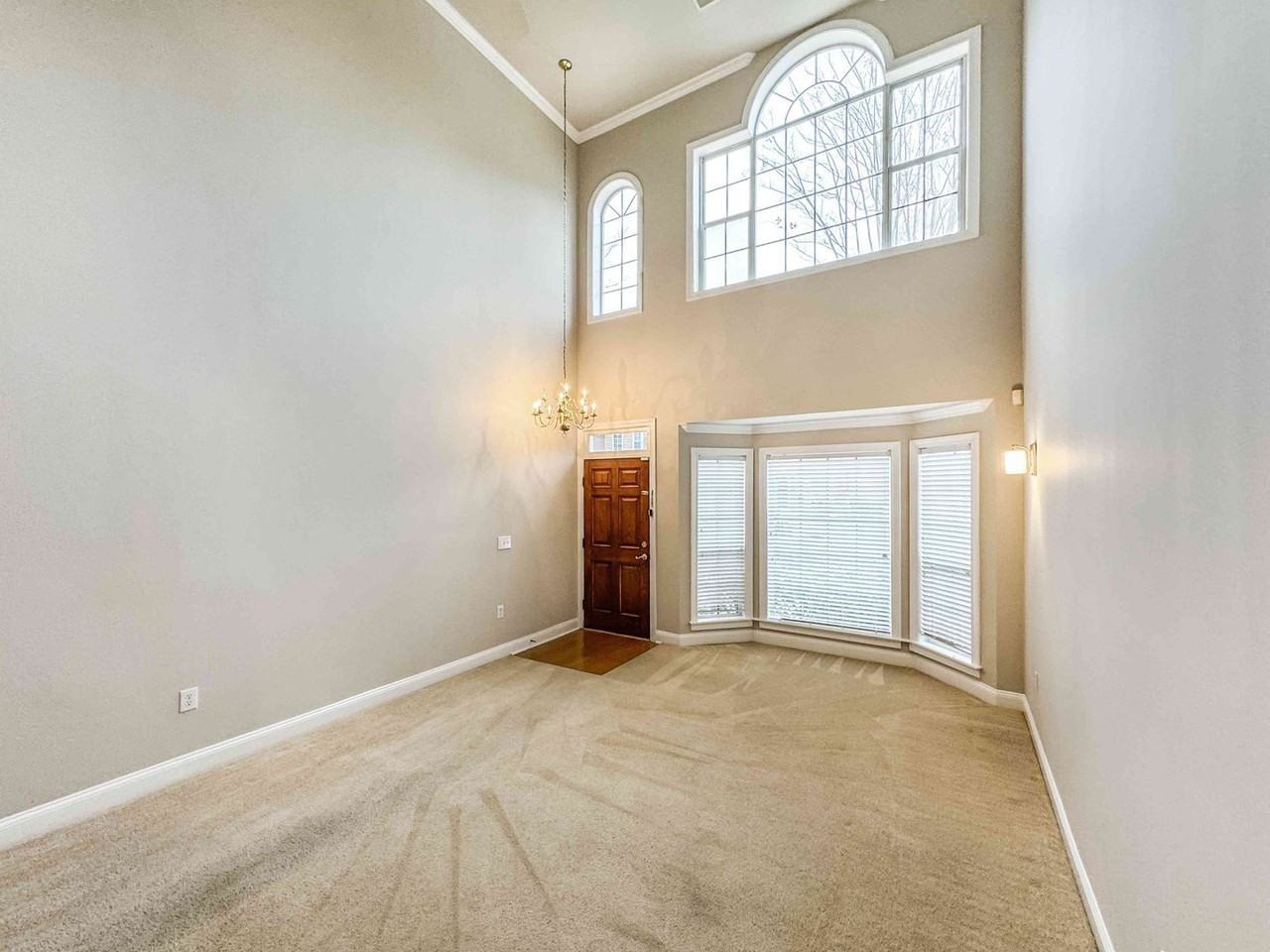 2000 Sterling Ct - Photo 6 of 46