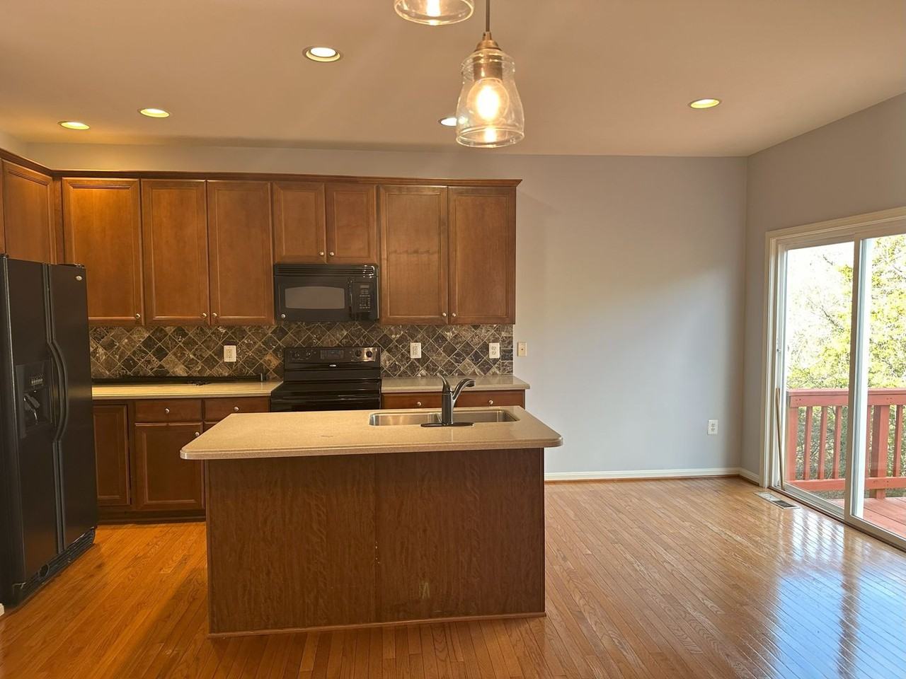 153 Oxbow Dr - Photo 4 of 9