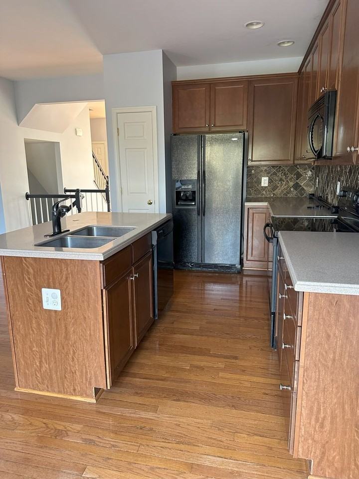 153 Oxbow Dr - Photo 5 of 9