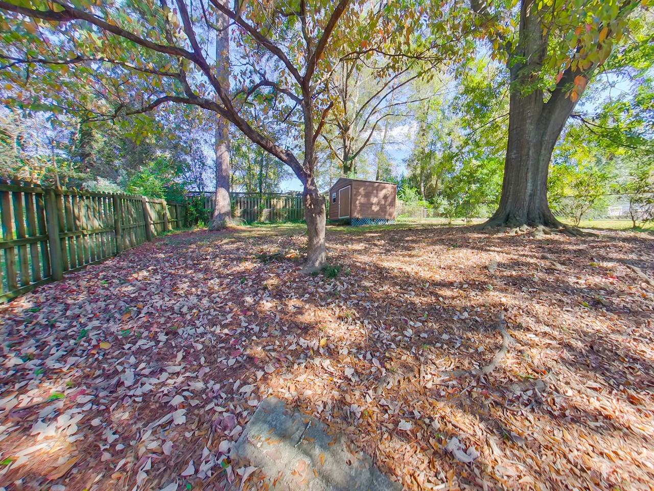 2707 Bolling Rd - Photo 2 of 16