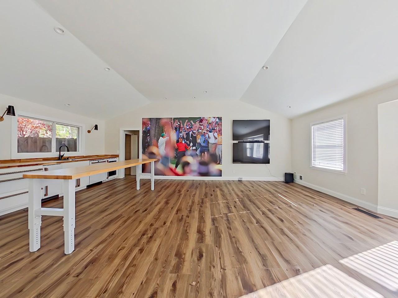 2707 Bolling Rd - Photo 4 of 16