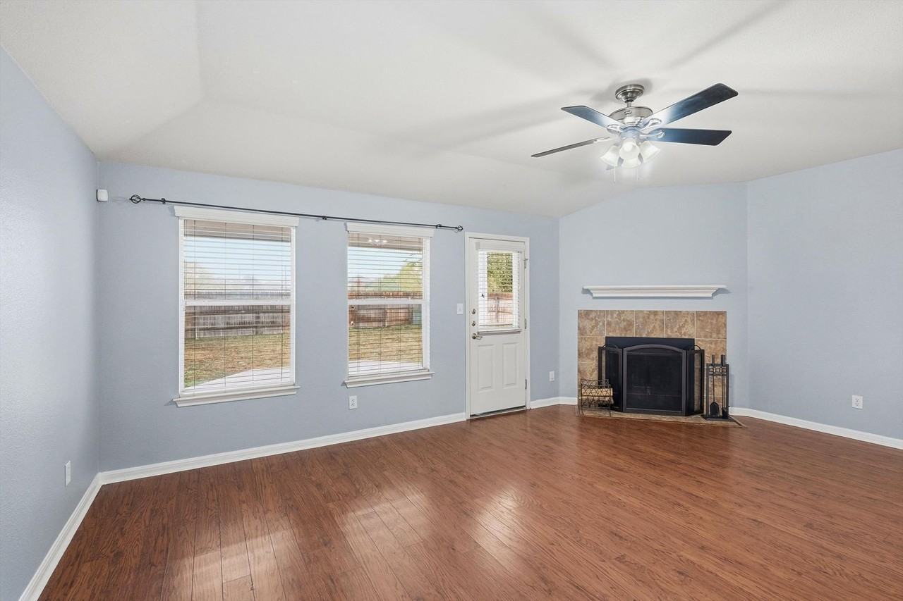 8907 Colt Blf - Photo 4 of 29