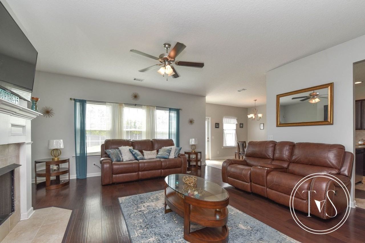 1095 Marne Blvd - Photo 4 of 18