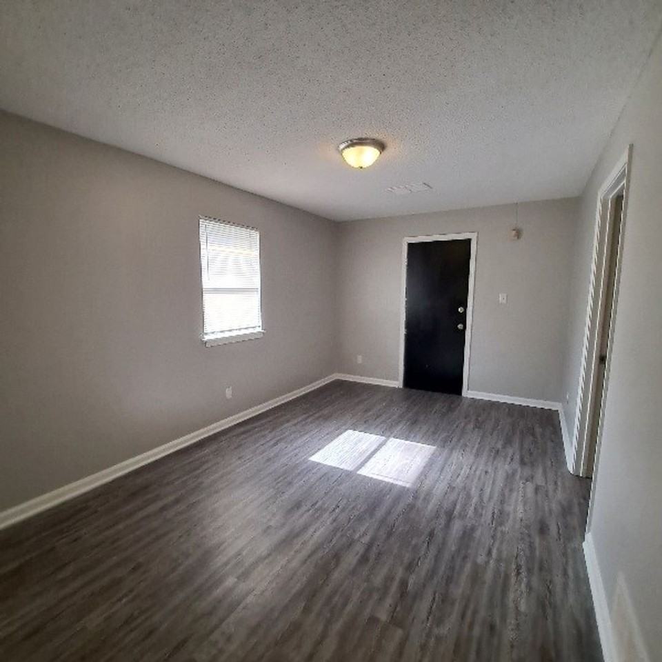 2717 Carnes Ave - Photo 2 of 10