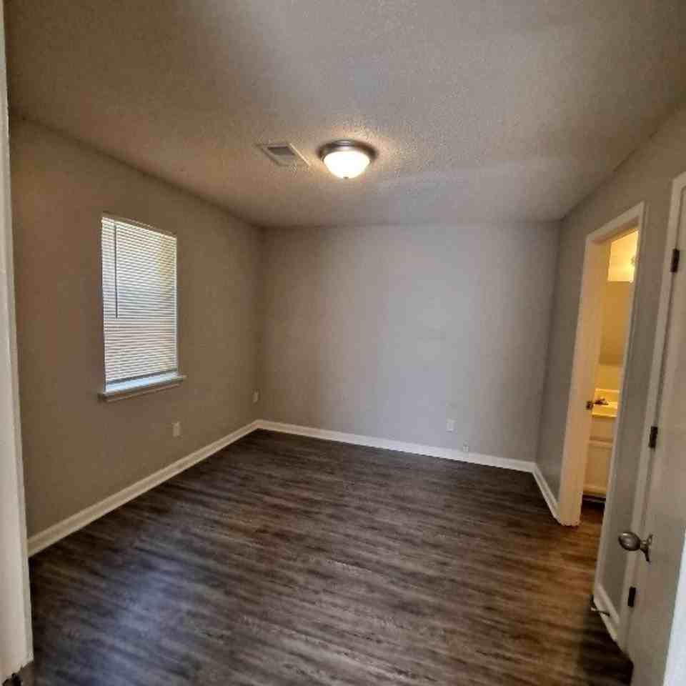 2717 Carnes Ave - Photo 3 of 10