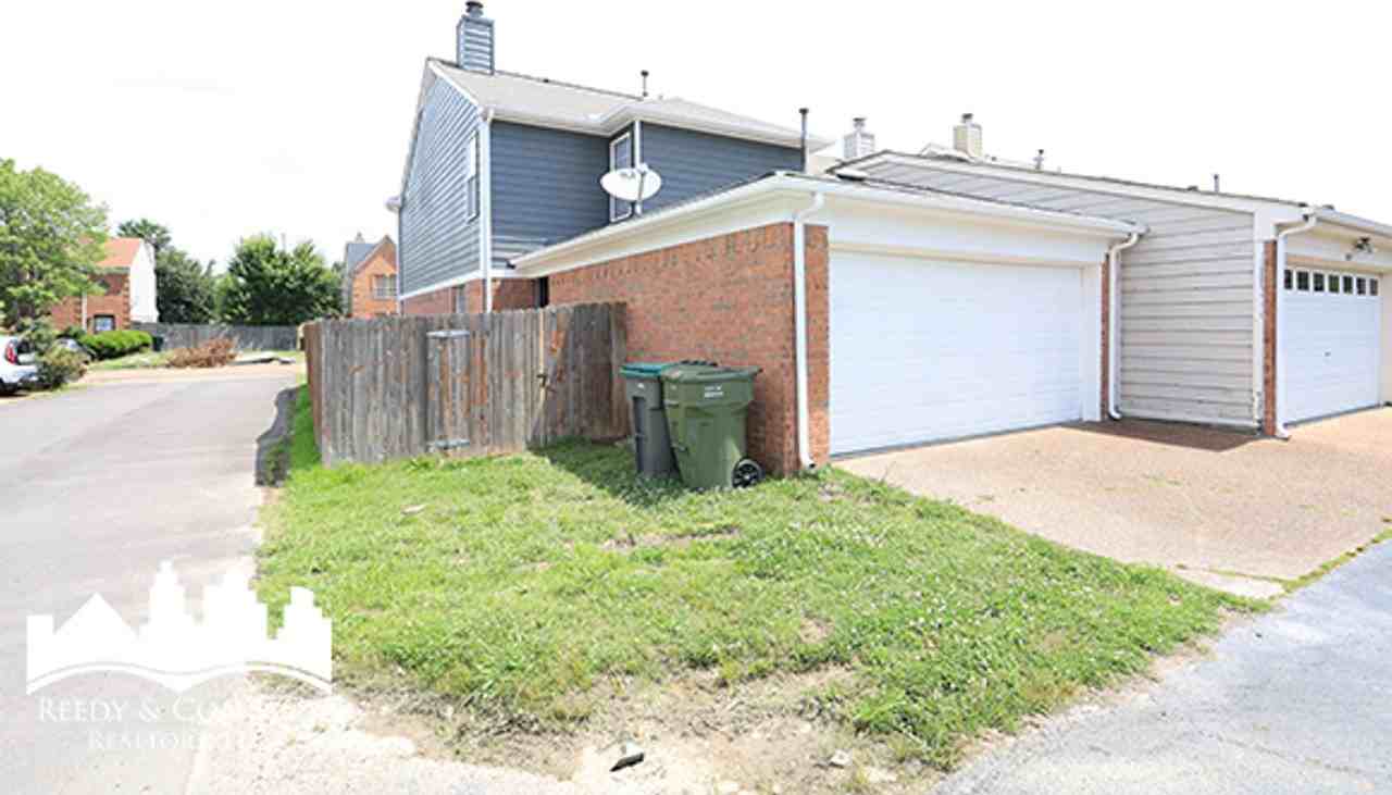 8335 Mangrove Dr - Photo 4 of 21