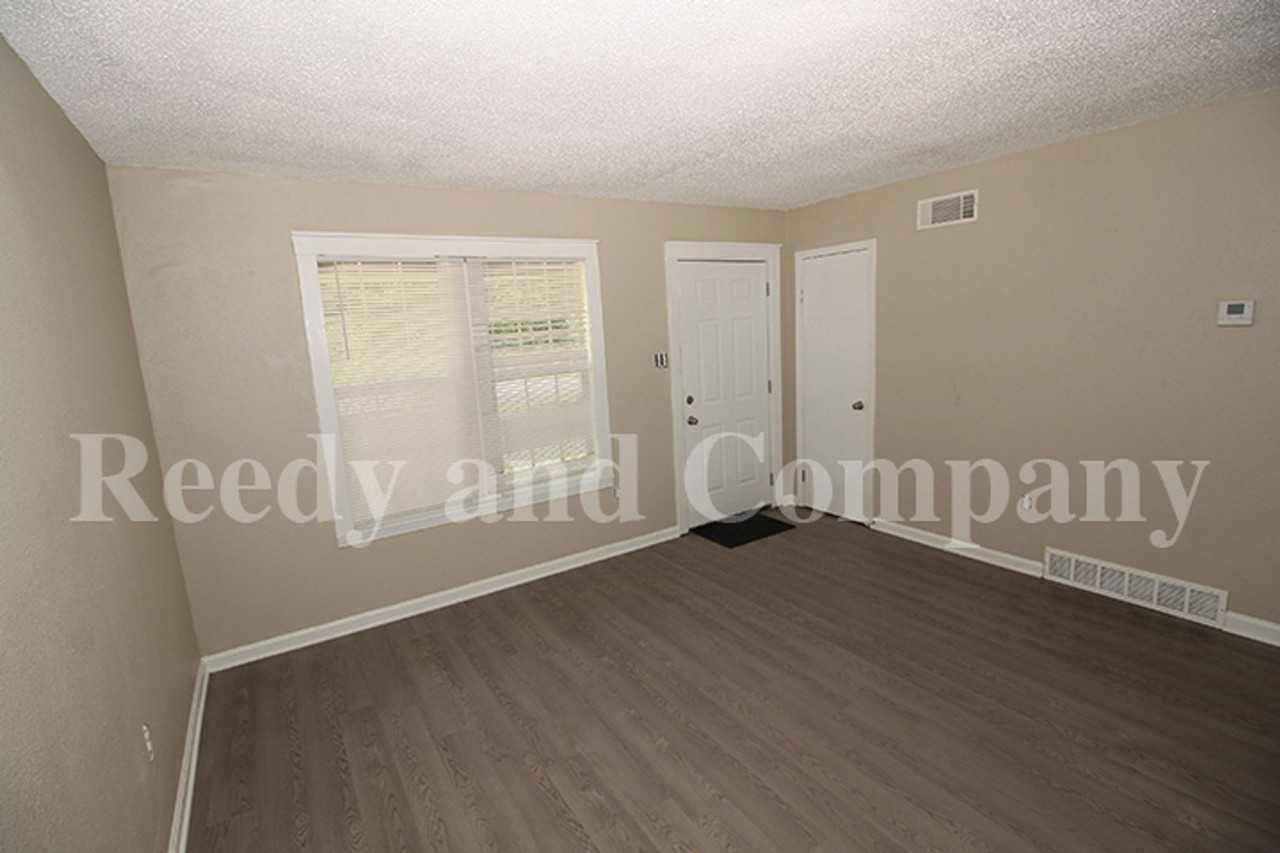 4780 Hillbrook Rd - Photo 6 of 21