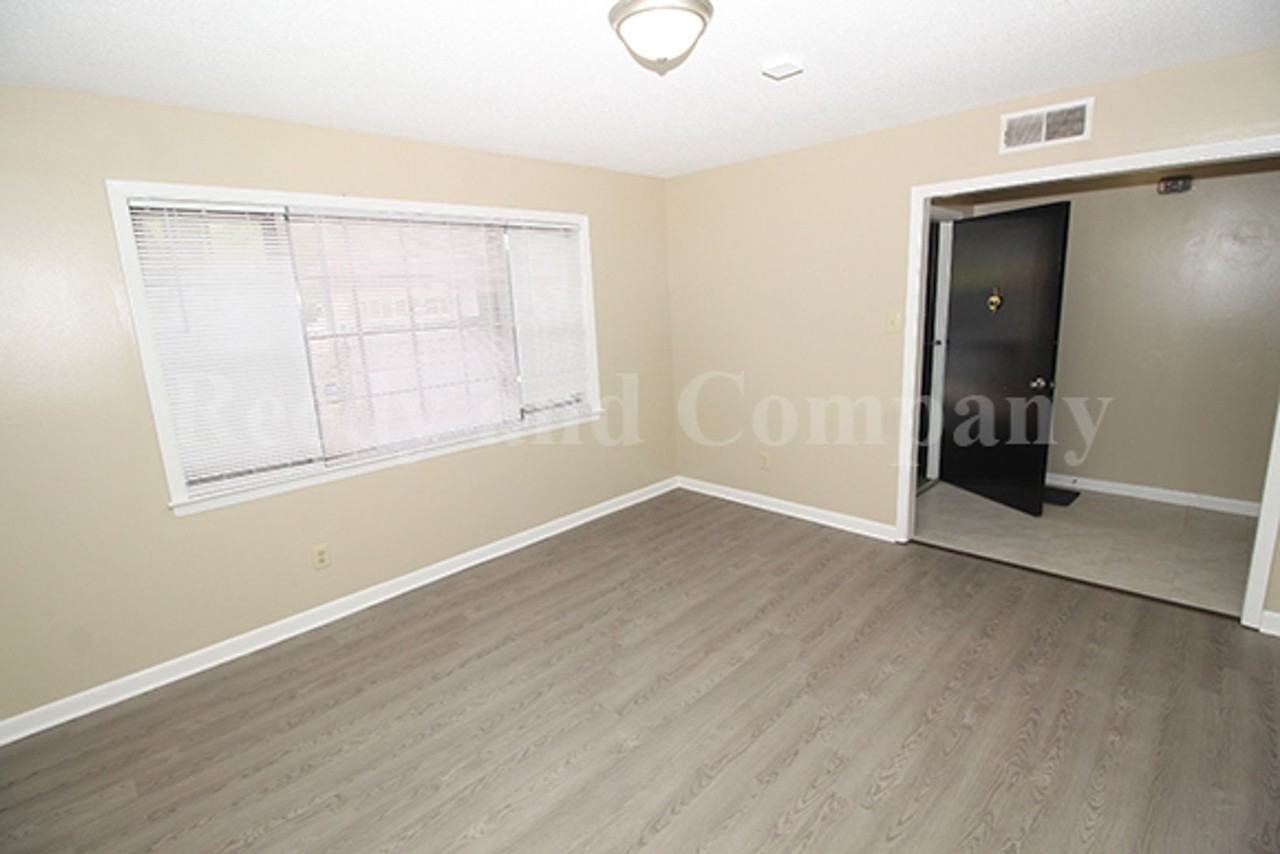 5130 Queen Elizabeth Fwy - Photo 4 of 24