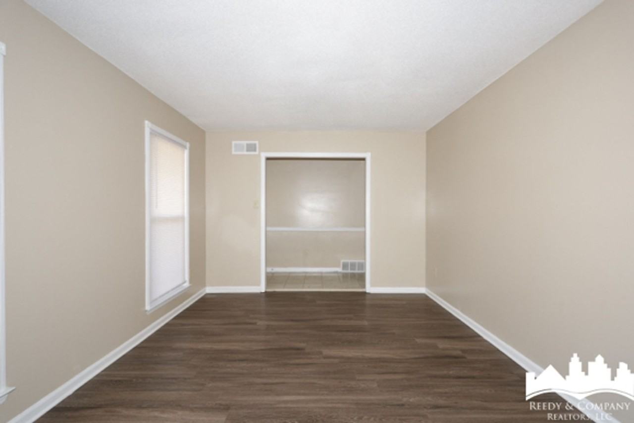 5853 Fox Lair Ave - Photo 7 of 22