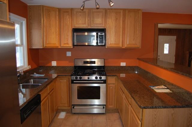 3630 148th Pl - Photo 2 of 9