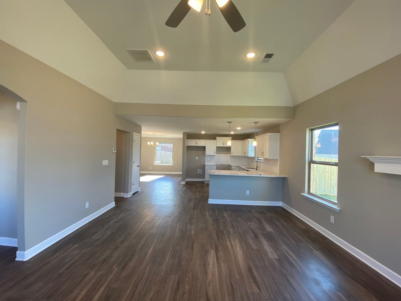 5519 Briardale Dr - Photo 3 of 20