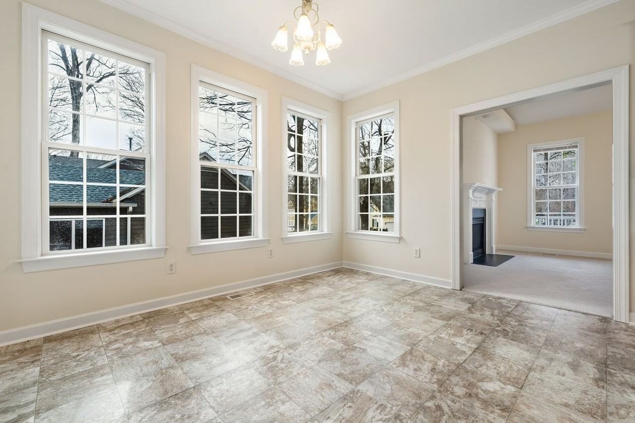 304 Chatham Forest Dr - Photo 4 of 17