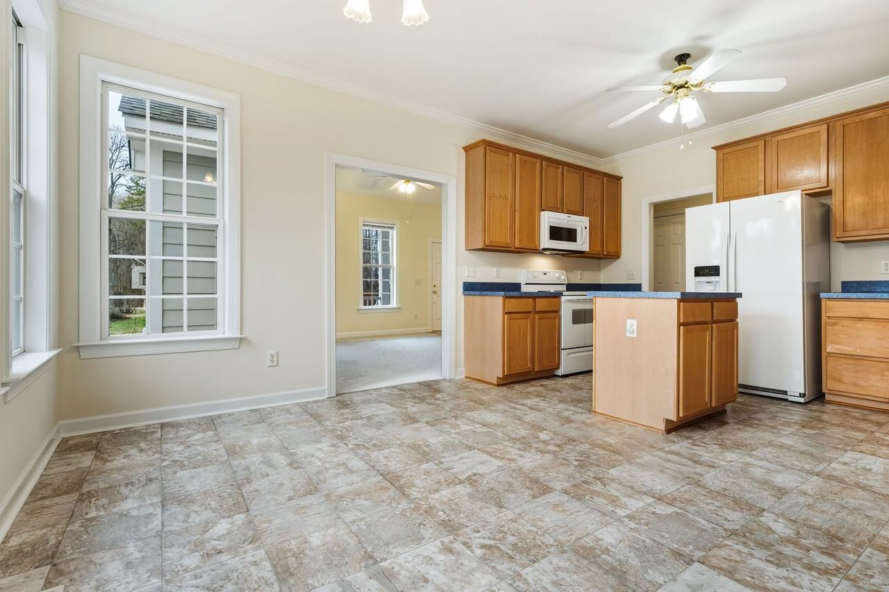 304 Chatham Forest Dr - Photo 5 of 17