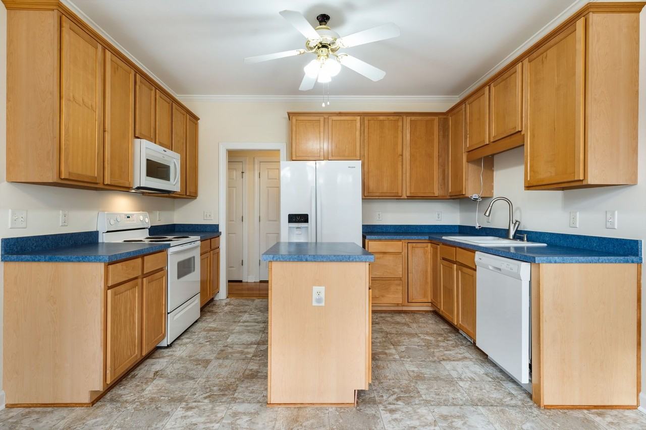 304 Chatham Forest Dr - Photo 7 of 17