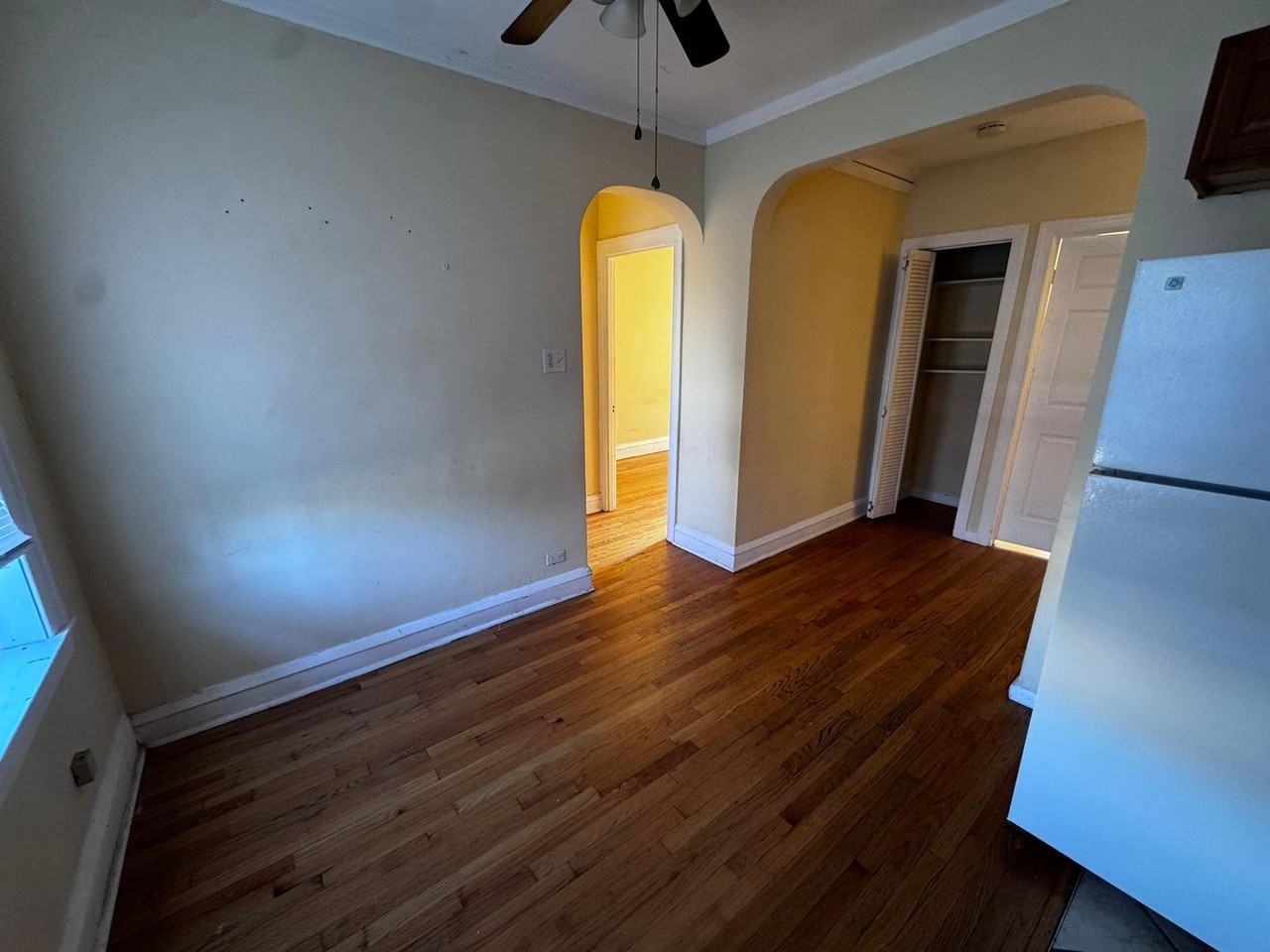 2700 N Laramie Ave - Photo 2 of 9