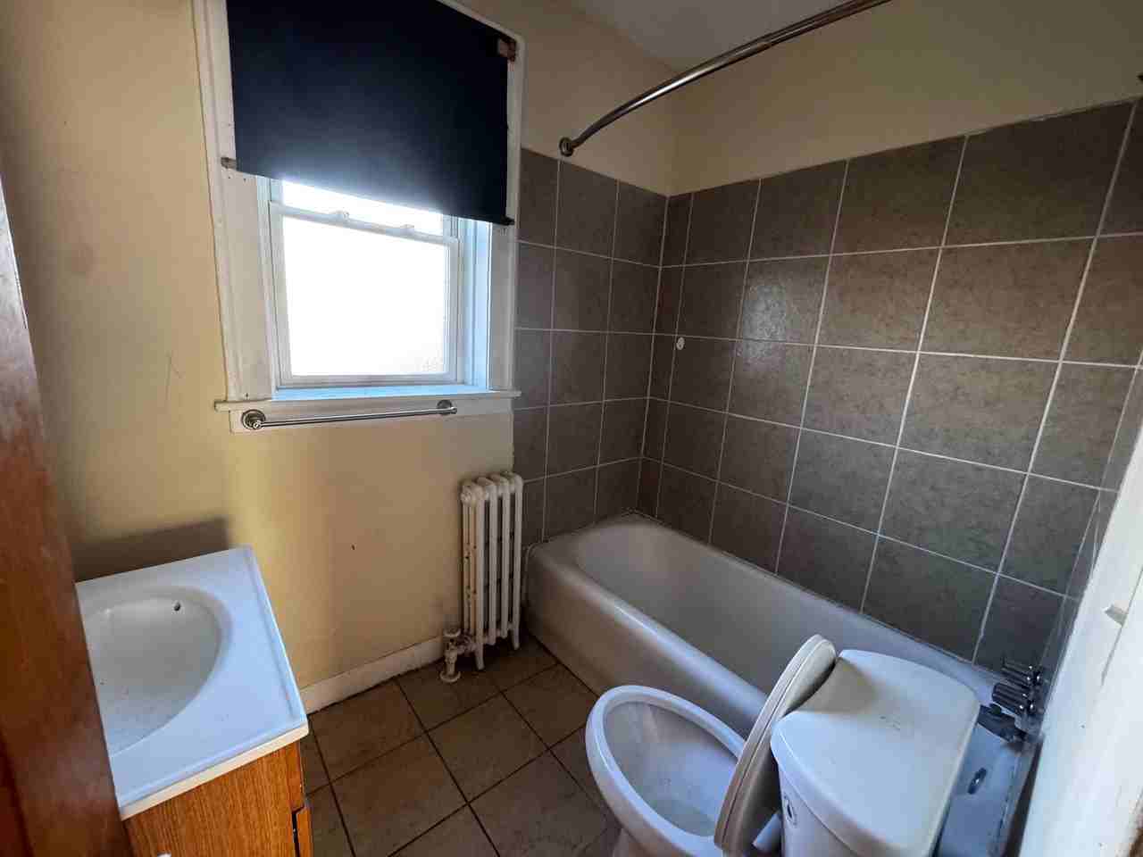 2700 N Laramie Ave - Photo 4 of 9