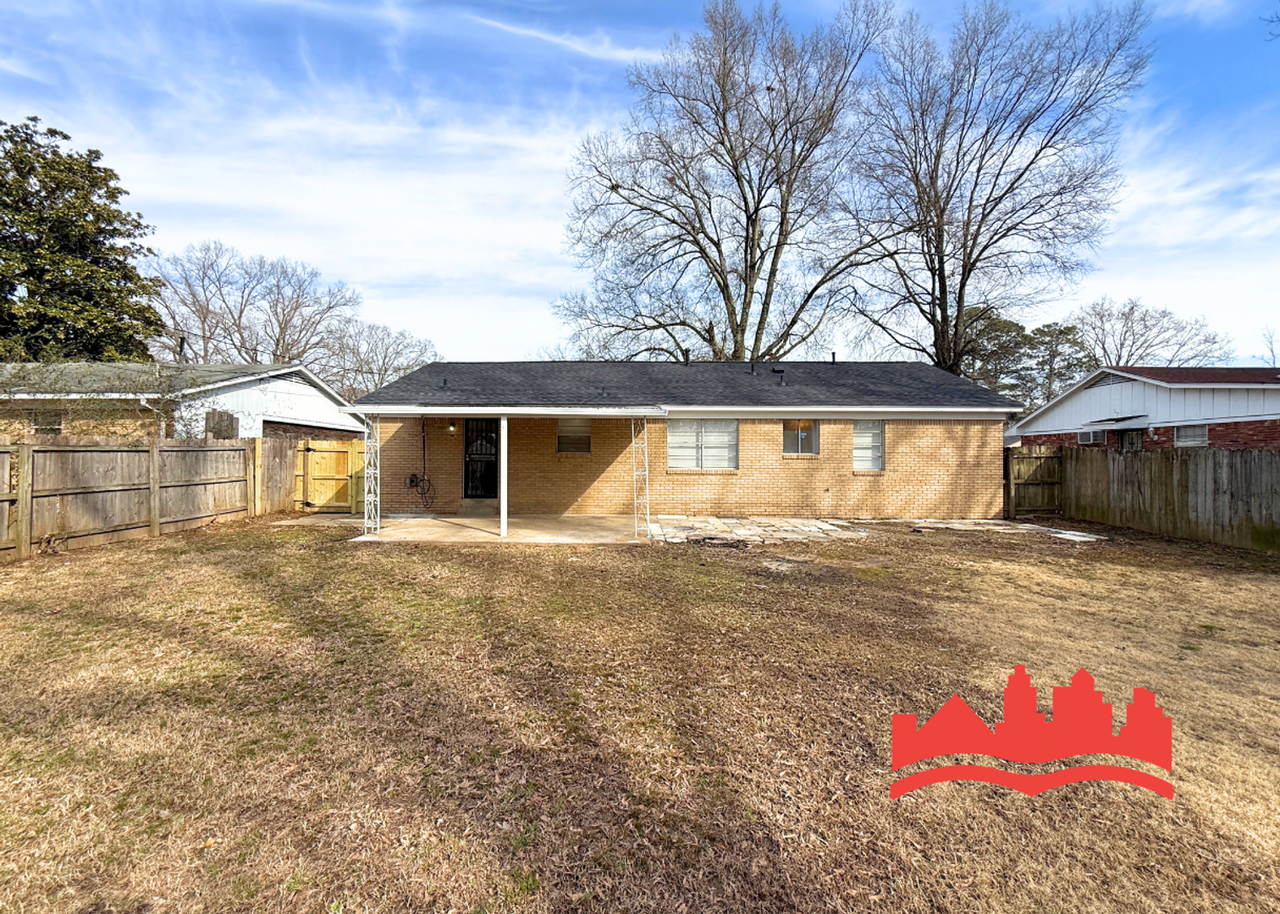 2567 Thackery Dr - Photo 2 of 21