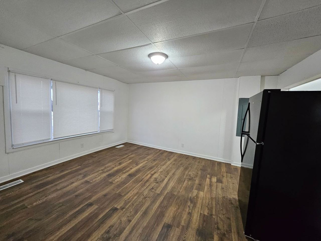 109 E. Eichel Ave - Photo 3 of 22