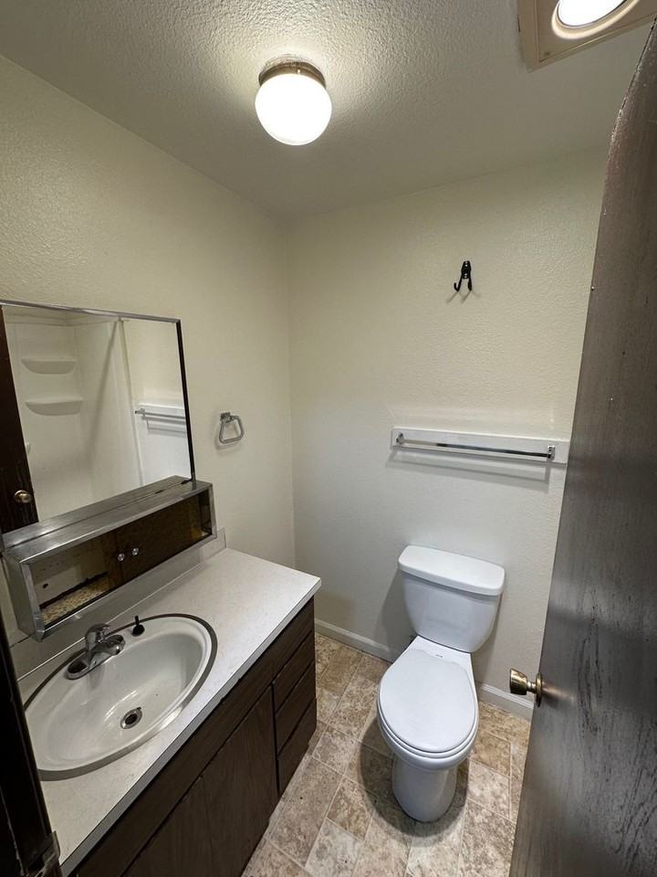 521-563 Madison Street SE - Photo 5 of 18